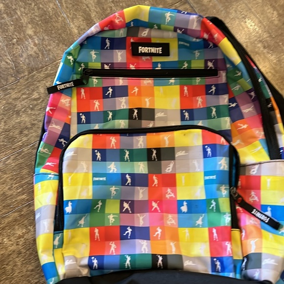 Fortnite school bag back pack great condition but a few tiny pen spots pictured - Picture 9 of 11